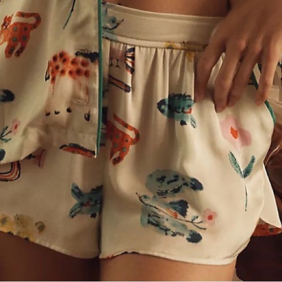 By Anthropologie Silky Patterned Pyjama Top & Bottom Set Cute Animal Print M NWT - Picture 2 of 10